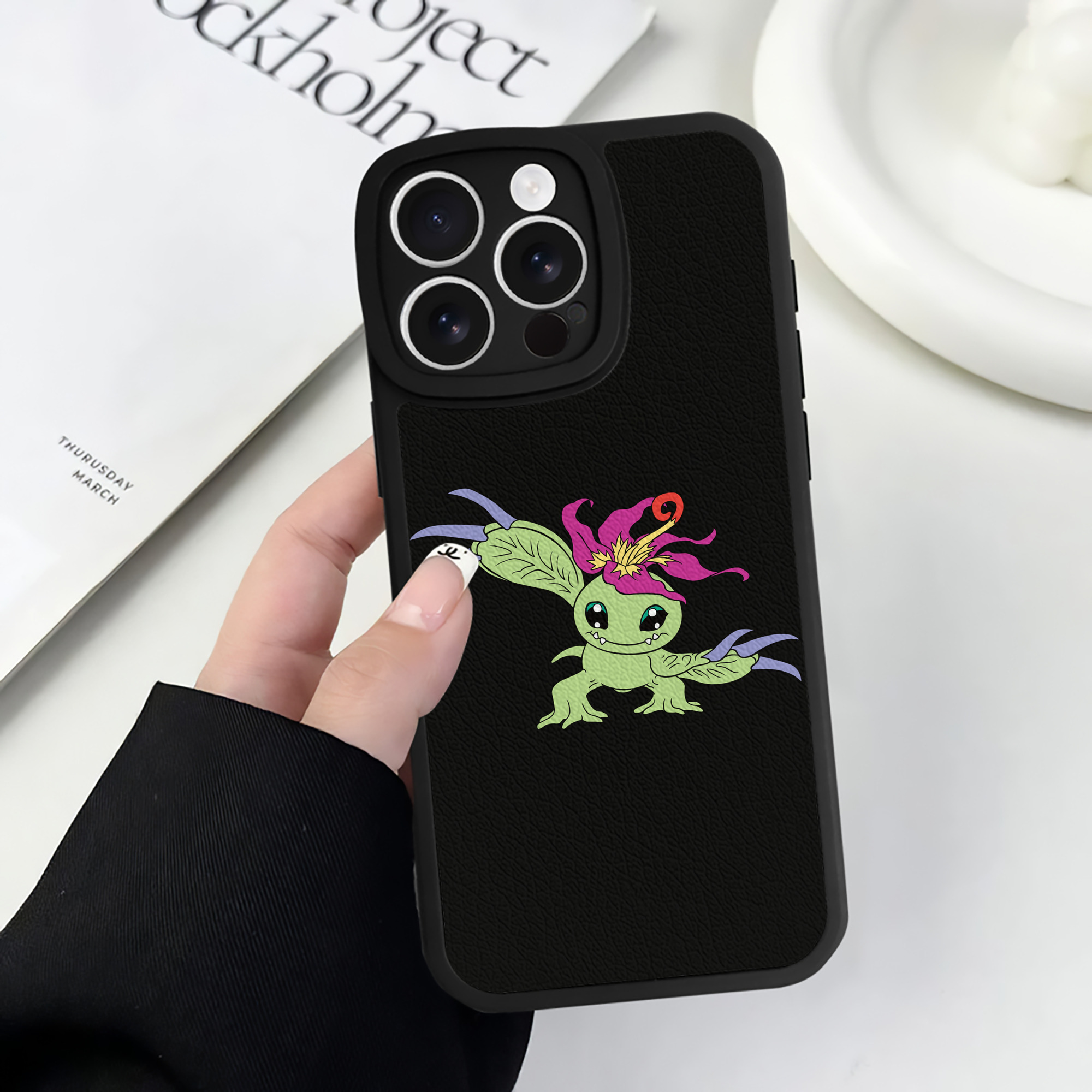 （画像用） Digimon デジタルモンスター/デジモン 【iPhone 16シリーズ対応】シリコンスマホケース（レザー調） 材質：シリコン